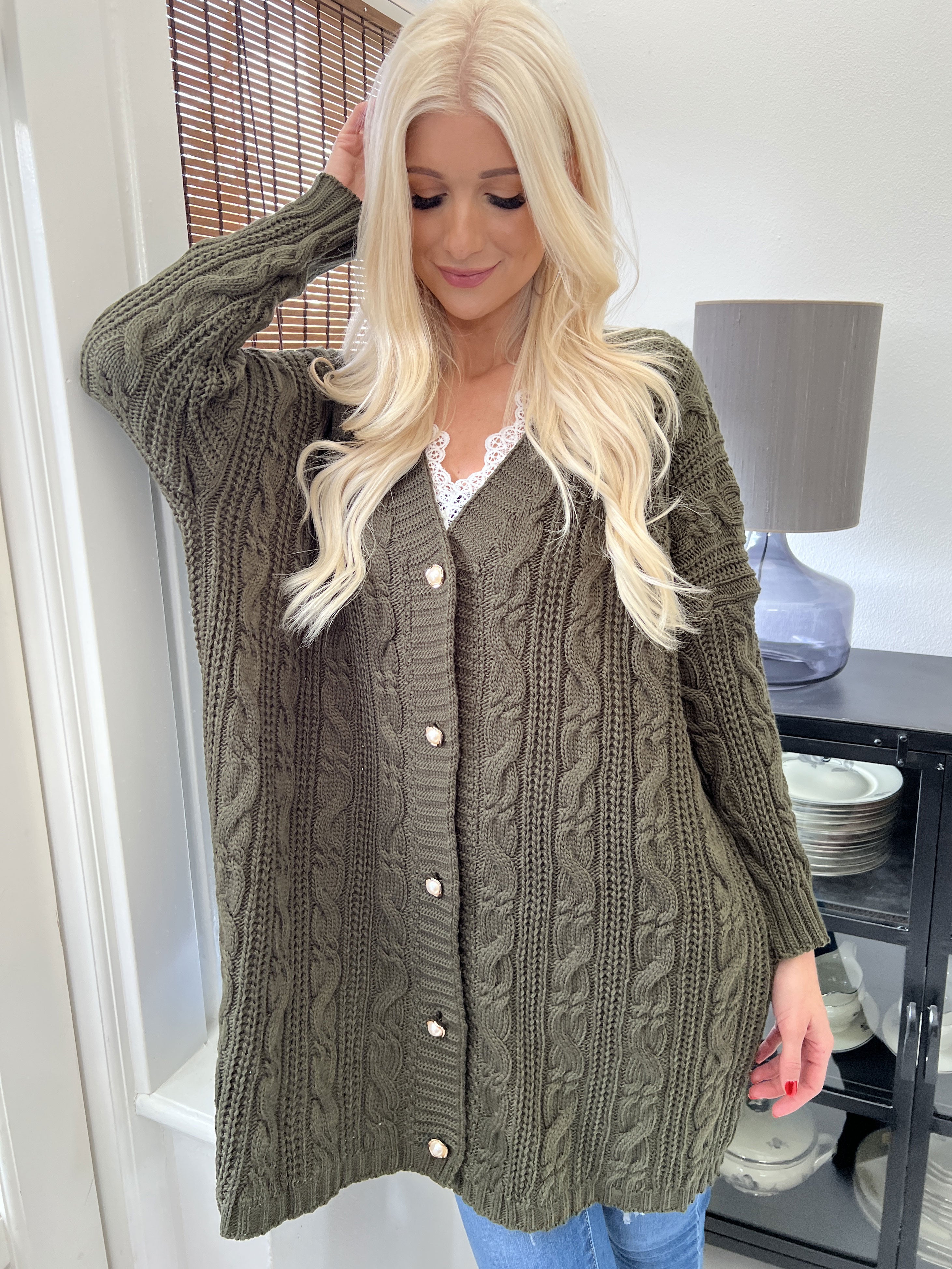 Noa - Strikcardigan med kabelstrik